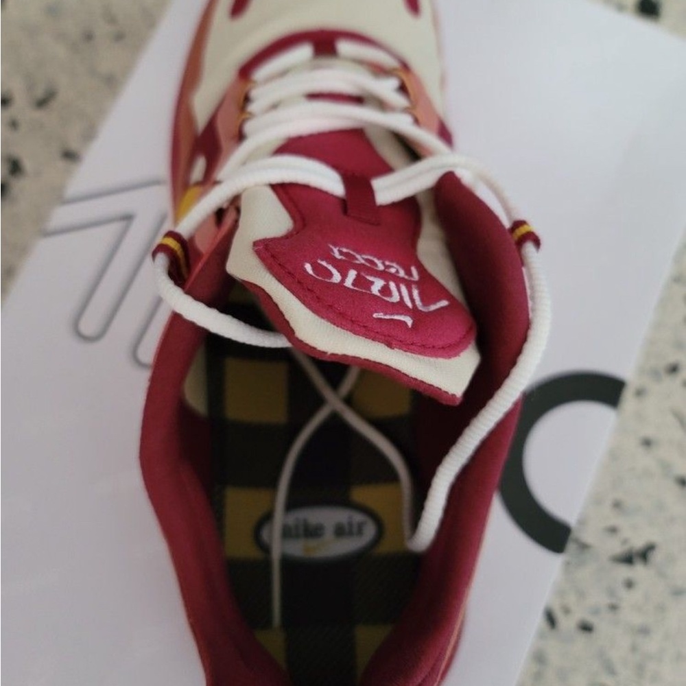 Nike Air Max 270 React - Picture 2 of 5